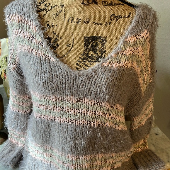 Free People Cozy Gray and Pink Women's Sweater Fuzzy Soft Oversize S - Picture 3 of 11